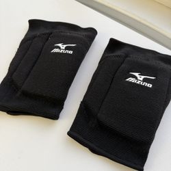 Selling Mizuno Volleyball Knee Pads (New) 