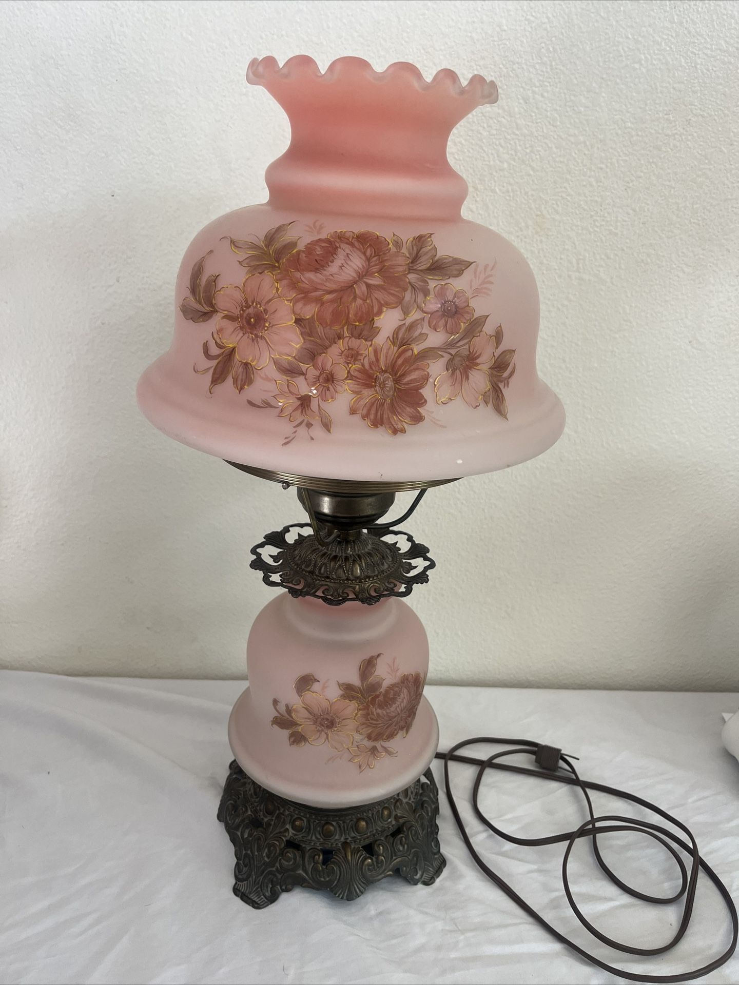 Vintage Quoizel Light Pink Glass Floral Hurricane Lamp - Works