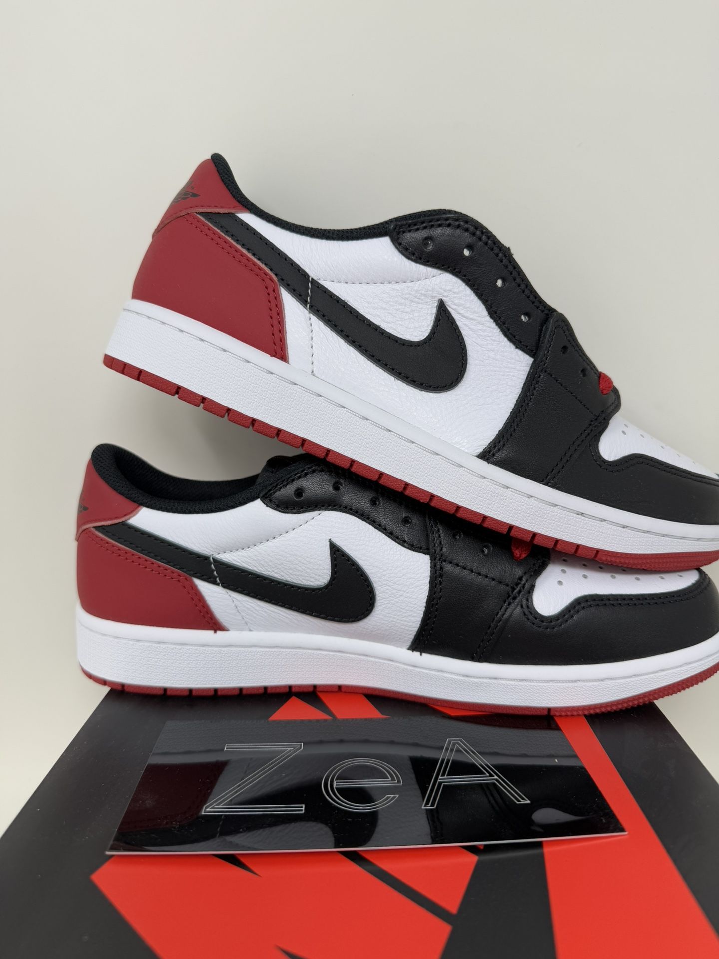 Nike Air Jordan 1 Retro Low OG Black Toe Size 9