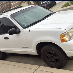 2004 Ford Explorer