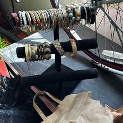 $5 Jewelry And Stand 