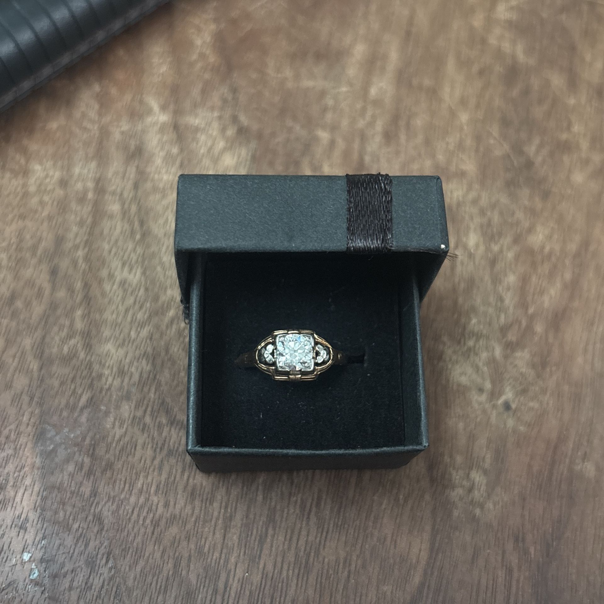 15k Yellow Gold Antique Diamond Ring