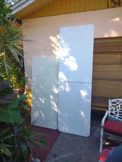 FOLDING TABLES