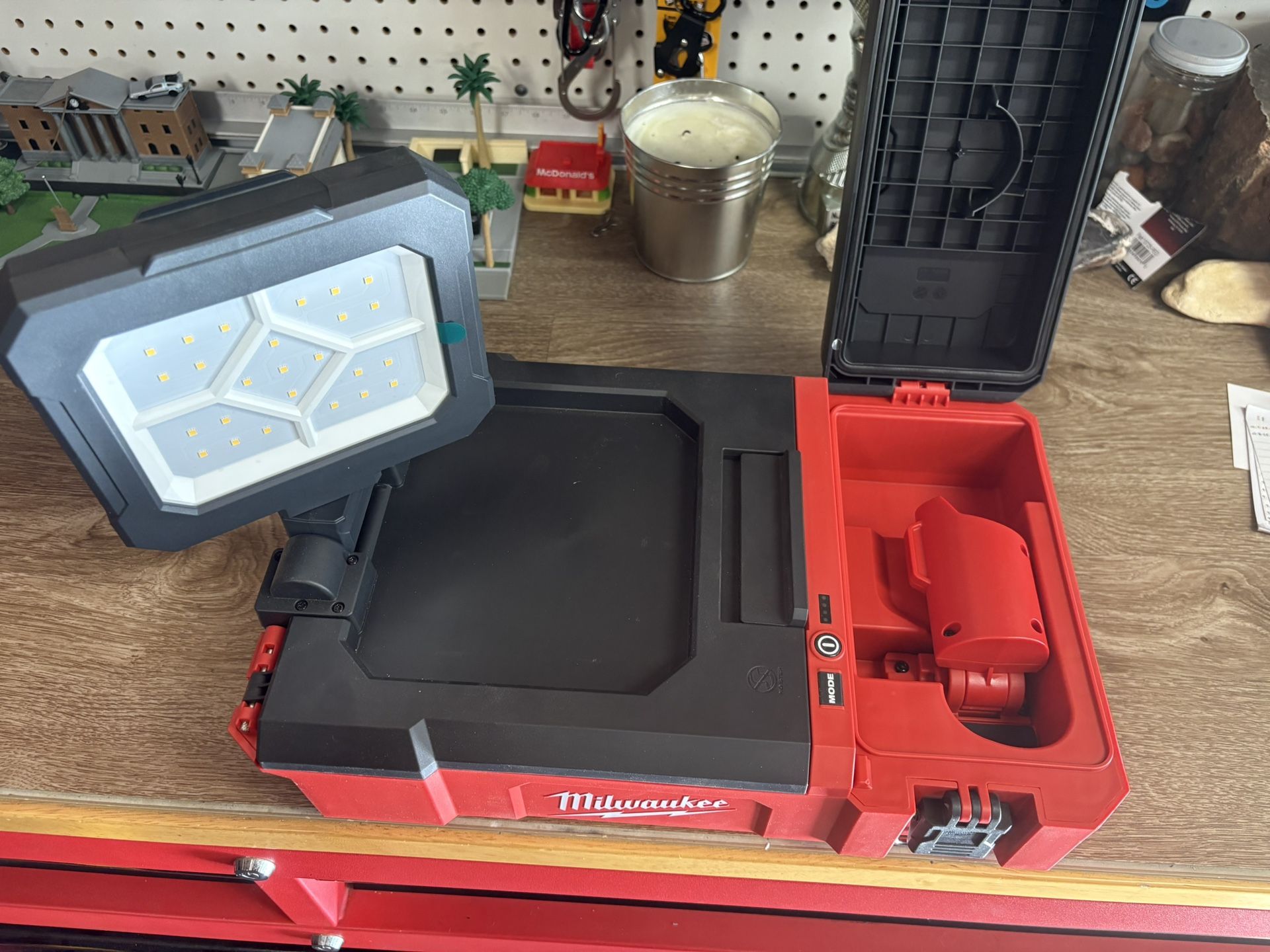 Milwaukee M12 Light/ Charging Station
