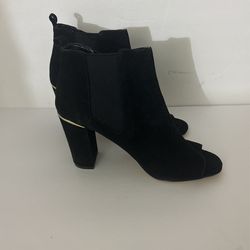 Boots Color Black