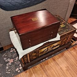 Beautiful three drawer Woods  left top jewelry box 