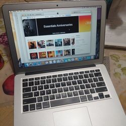 MacBook AIR LAPTOP Works Great