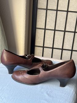 Brown Leather Women’s Pumps