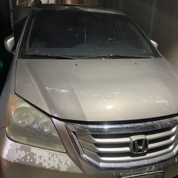 2008 Honda Odyssey / Needs a Cat.