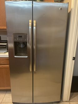 GE side by side refrigerator