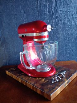 Classic KitchenAid Artisan 5 Quart Tilt-Head Mixer