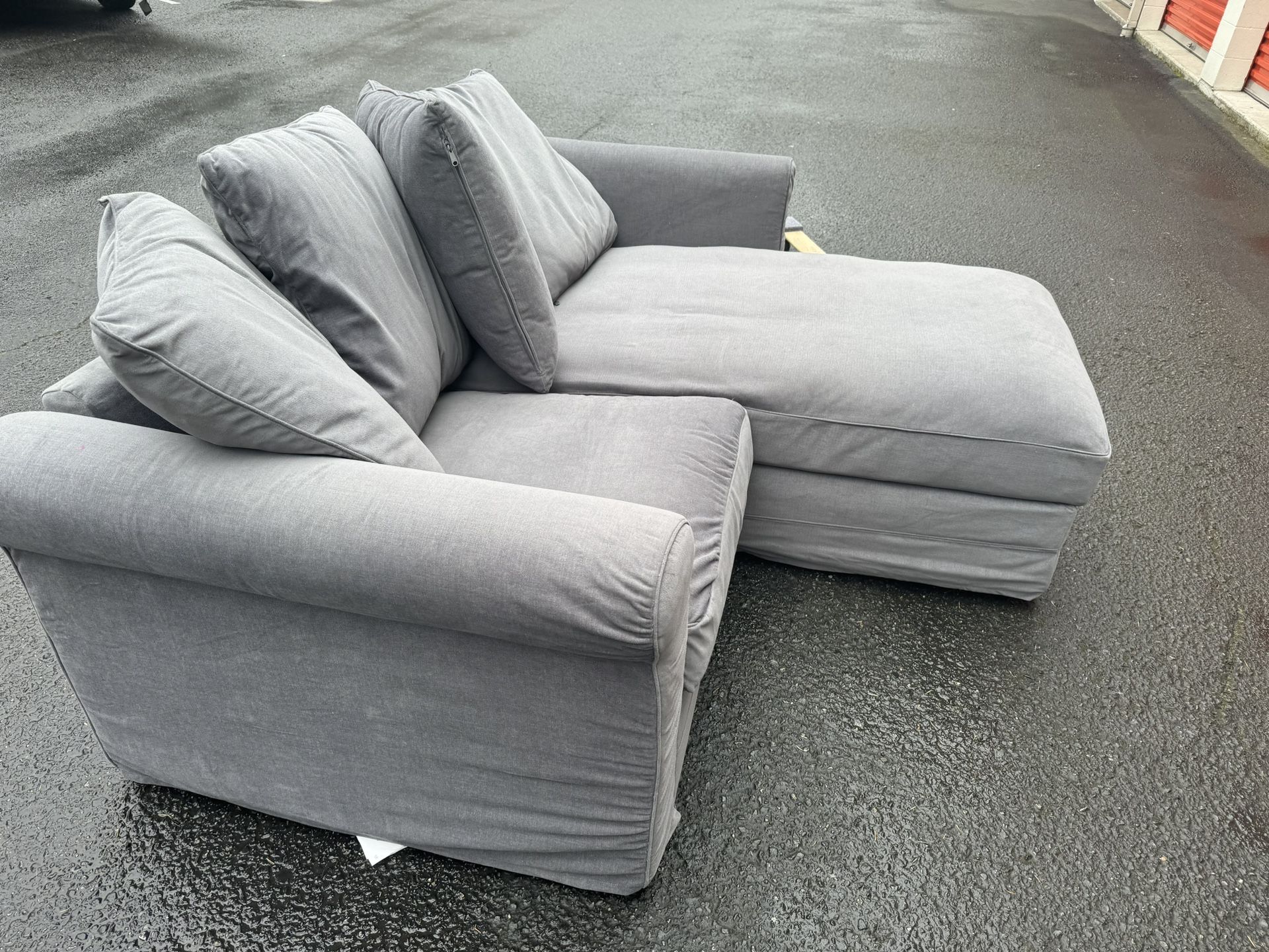 Small Sectional Couch Sofa (Free Delivery)🚚 