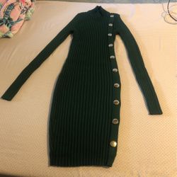 Vestido Semi Nuevo XS.    Tengo Mucha Ropa XS Y S. Semi Nueva Muy Bonita  El Vestido 10 Dólares  