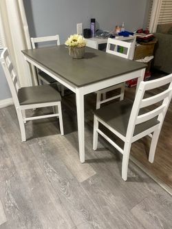 Beautiful Table and 4 Chairs — Like New