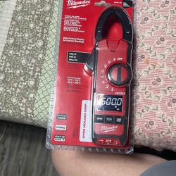 Milwaukee 600A Clamp Meter New.