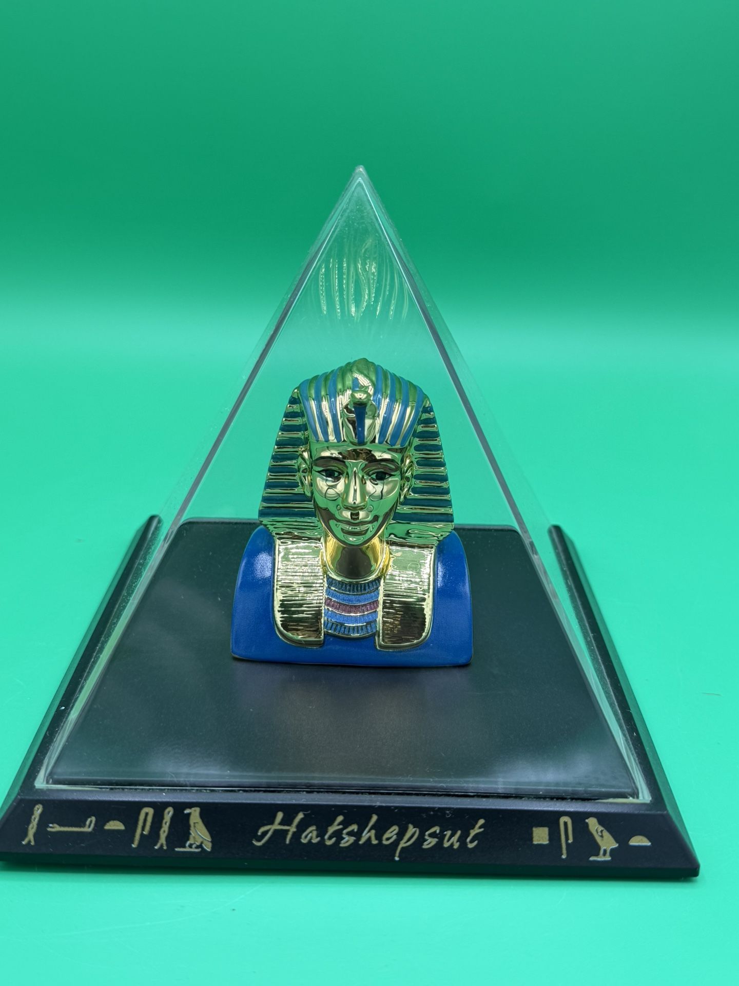 Unique 2002 Bradford Exchange Treasure of King Tut HATSHEPSUT Pyramid Figure