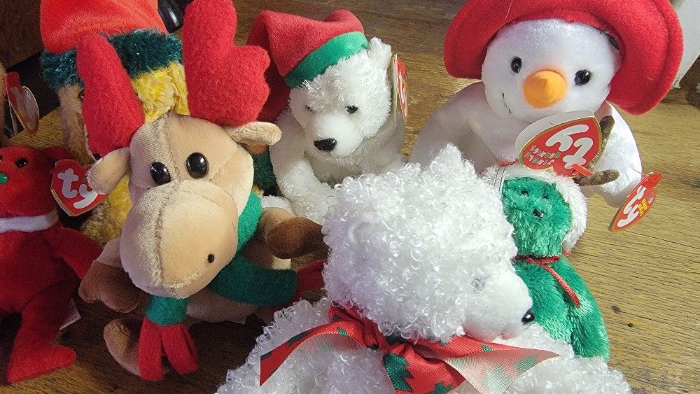 Eight Piece Holiday  Beanie Baby Collection