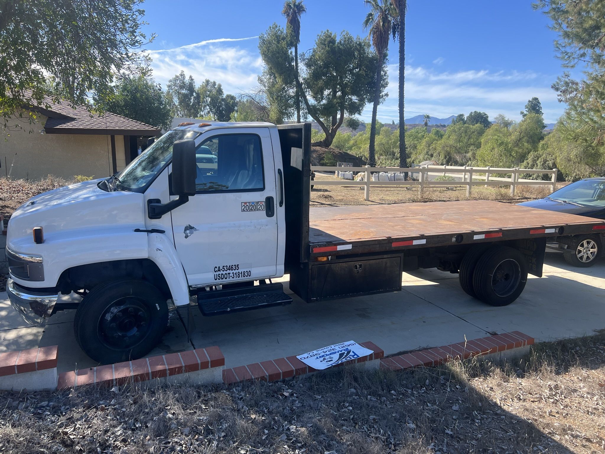 2005 GMC Flatbed