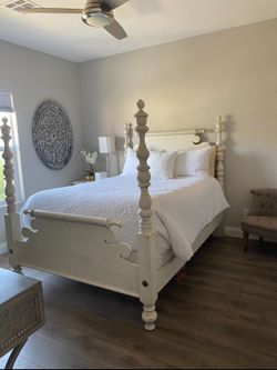 Broyhill Solid Wood Bedroom Set