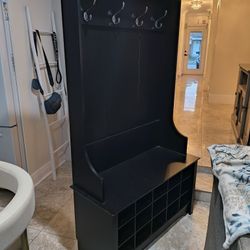 Hall Tree Show Organizer