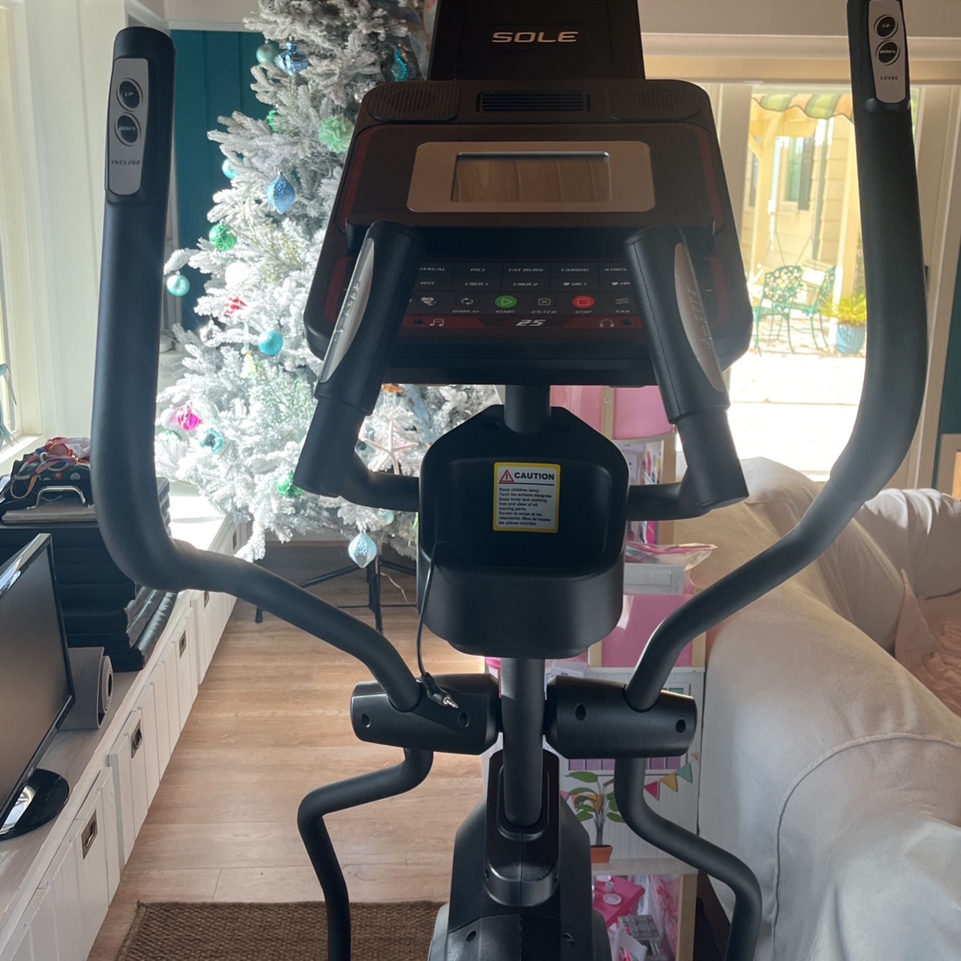SOLE Elliptical Machine Very Nice Practically Brand New