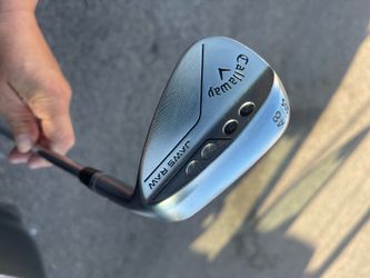 Callaway Jaws Raw Wedge 48 degrees and a 10-degree bounce.