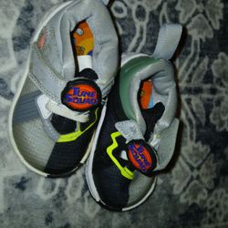 Looney Tune Nikes Size 4c Toddler