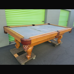 Pool table 8ft (free delivery, setup, and new felt color of your choice)