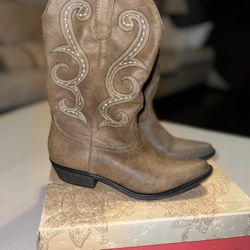 Dawnn Western Boots