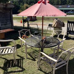 Patio Table w/Umbrella & 6 Chairs