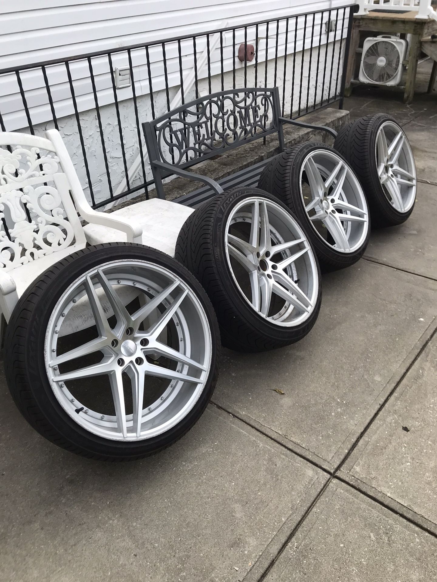 Rosso Reactiv 22” Inch Wheels Rims Tires 5x114.3