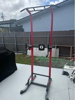 Power Tower / Pull-Up & Dip Station – Like New