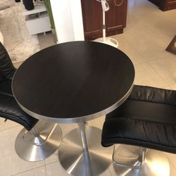 Adjustable kitchen dinner table/ Bar table