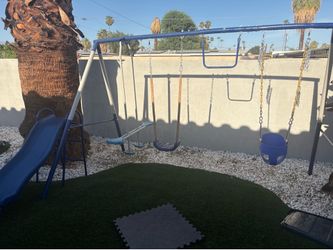 Play structure