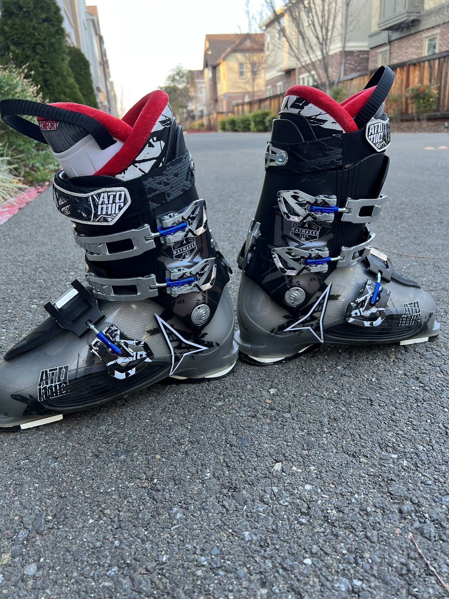 ATOMIC WAYMAKER 80 SKI BOOTS 26/26.5 Mens for Sale in Pleasanton