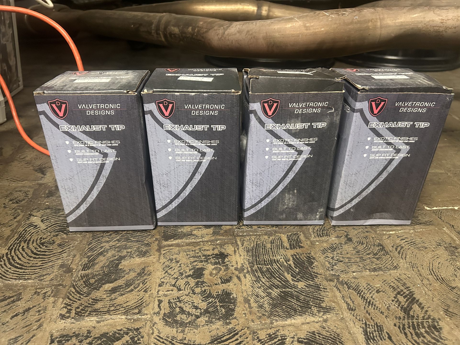 Gloss black valvetronic exhaust tips brand new!