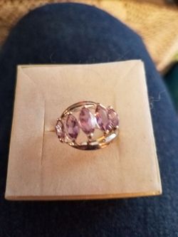 Gemstone ring