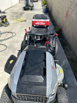 Shop Murray MT100 42 in. 13.5 HP 500cc E1350 Series Briggs and Stratton Engine 6-Speed Manual Gas Riding Lawn Tractor Mowe