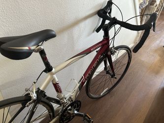 Beautiful Trek 2100 Road Bike