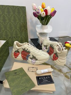 Gucci Sneakers- Size 8 for Sale in Katonah, NY - OfferUp