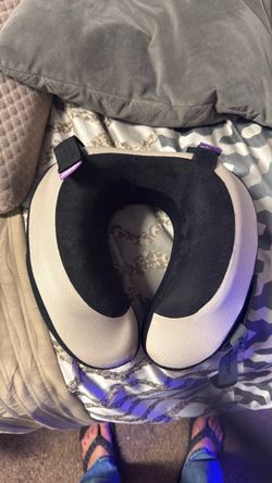 Travel Neck Pillow Black and Gray