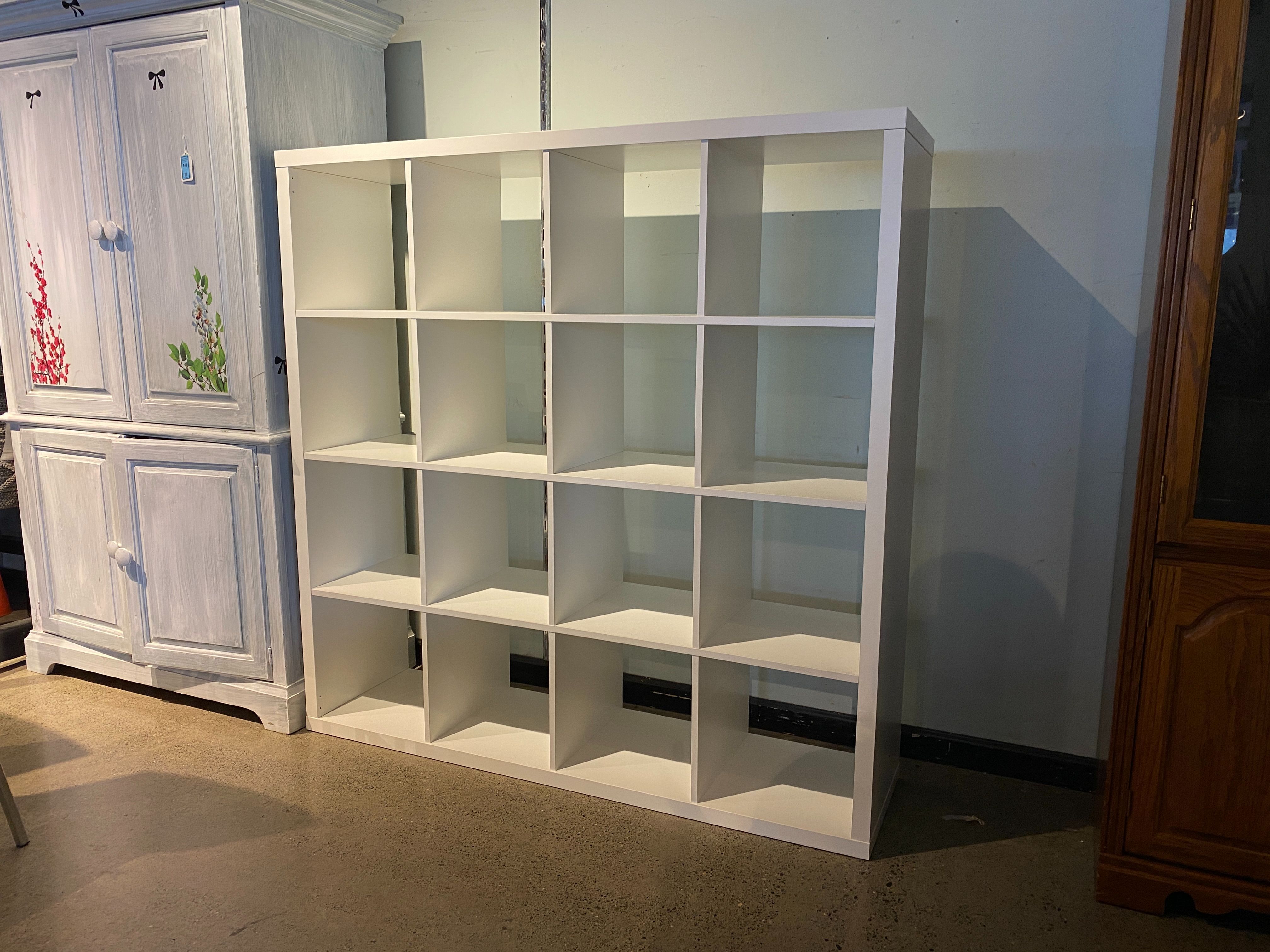 White Minimal Cube Shelf