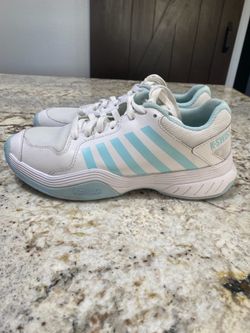 K-Swiss Pickleball/Court Shoes— like new $10