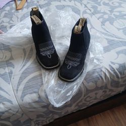 Botas Vaqueras Para Niño Size 2 1/2  (22 1/2 ) 