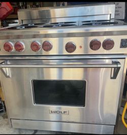 36” Wolf Stainless Steel gas Range