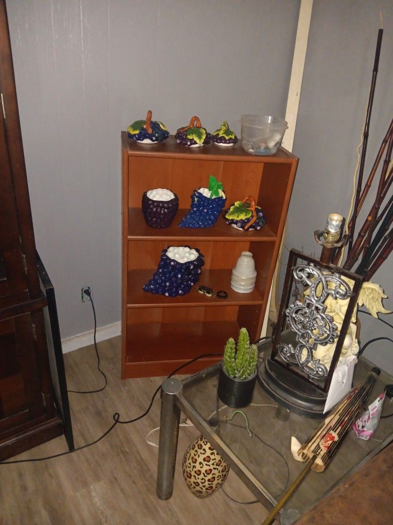 2 Book Shelves