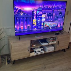 Tv table (not The Tv)