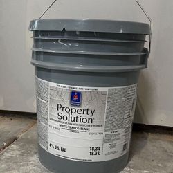 Interior Paint. Color Pure White. Semi Gloss/ Brilliante. Opened, Left 4 Gallons 