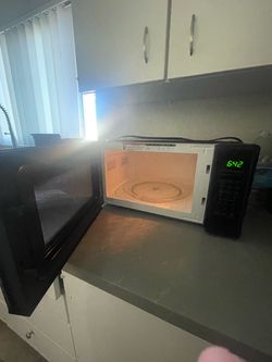 Black Kenmore Microwave
