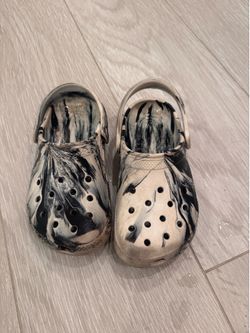 Kids crocs size 1